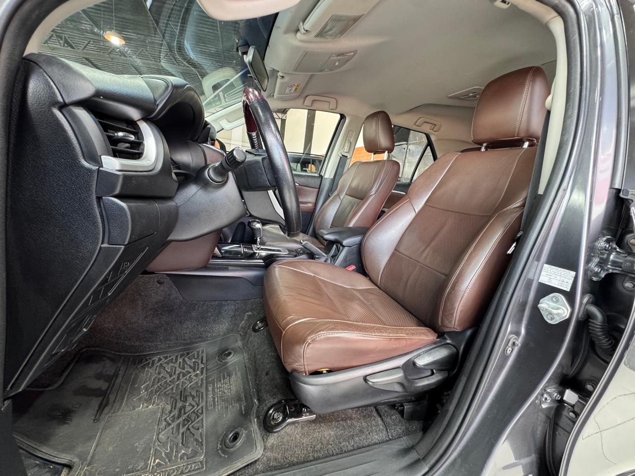 TOYOTA HILUX SW4