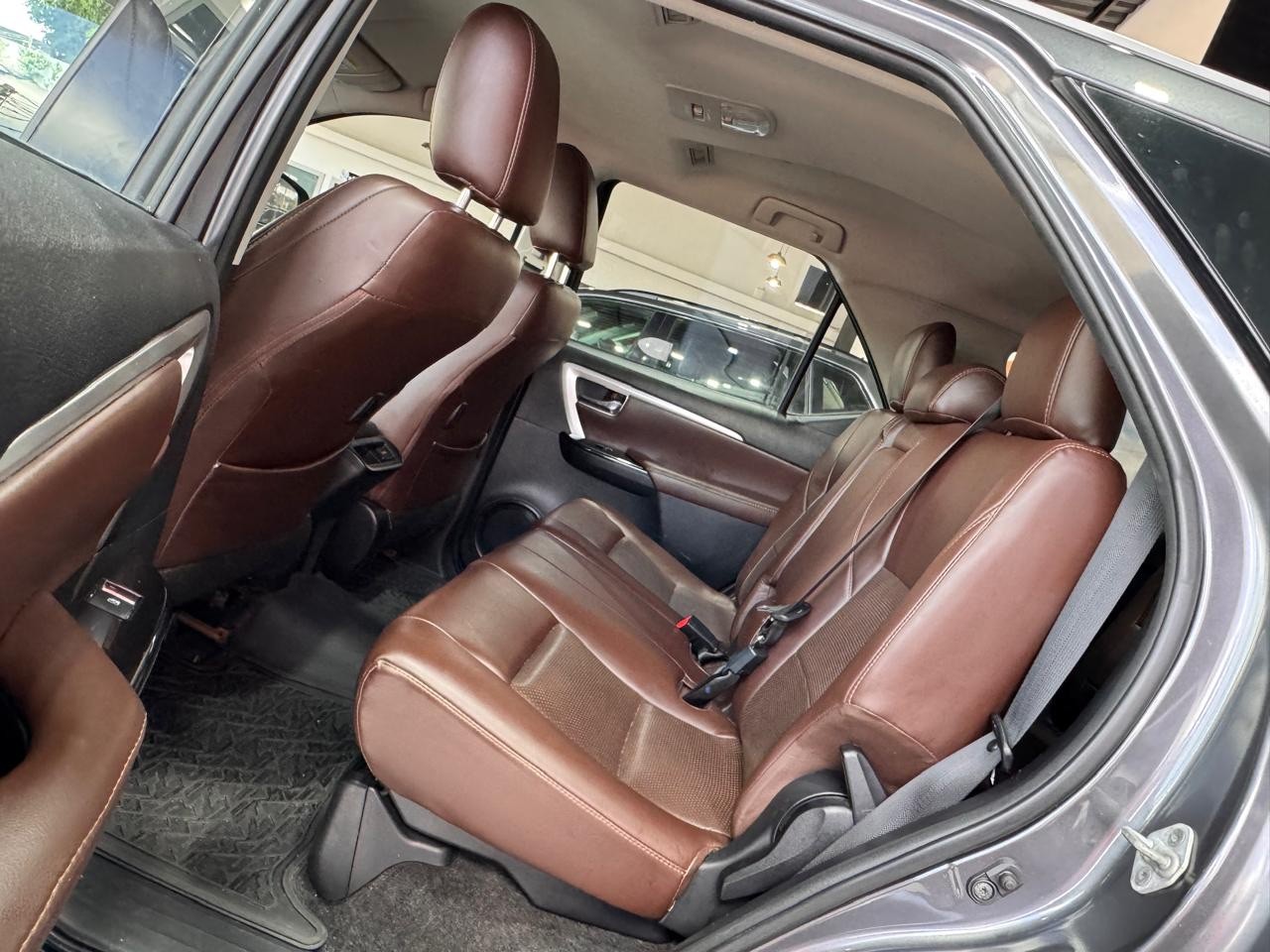 TOYOTA HILUX SW4