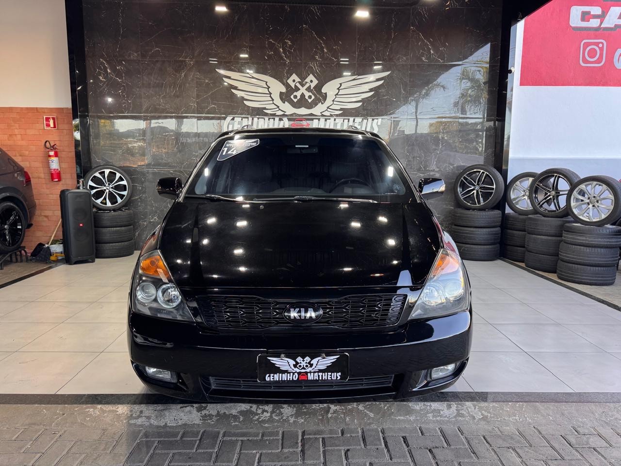 KIA CARNIVAL