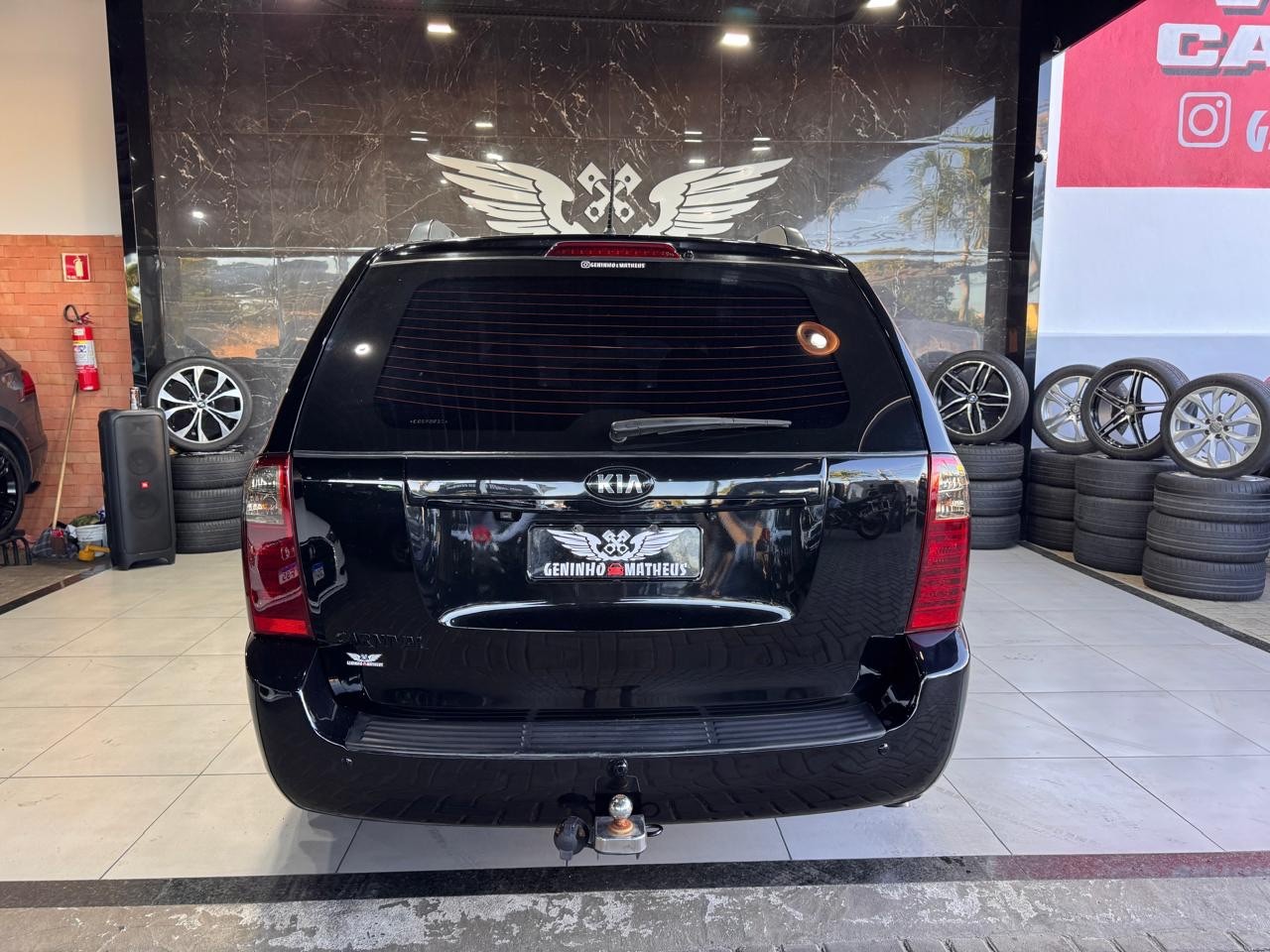 KIA CARNIVAL