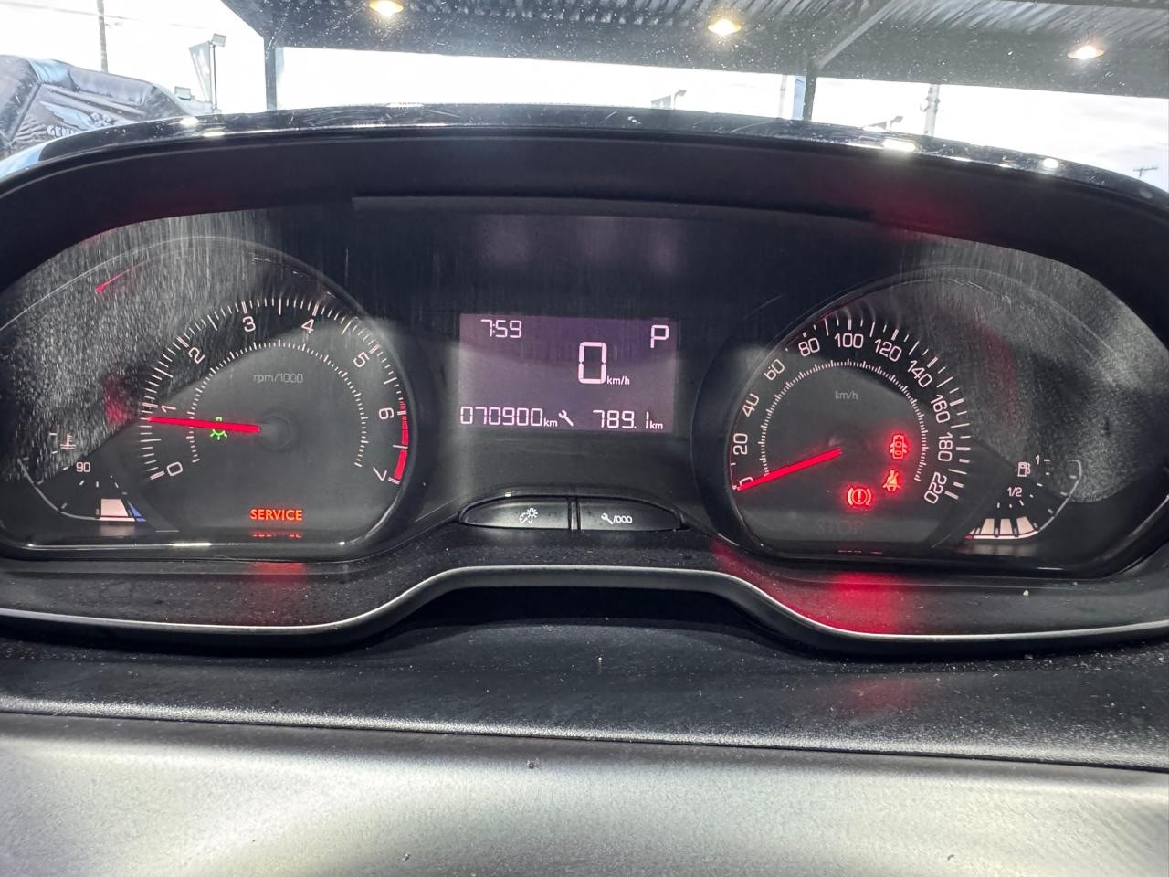 PEUGEOT 2008