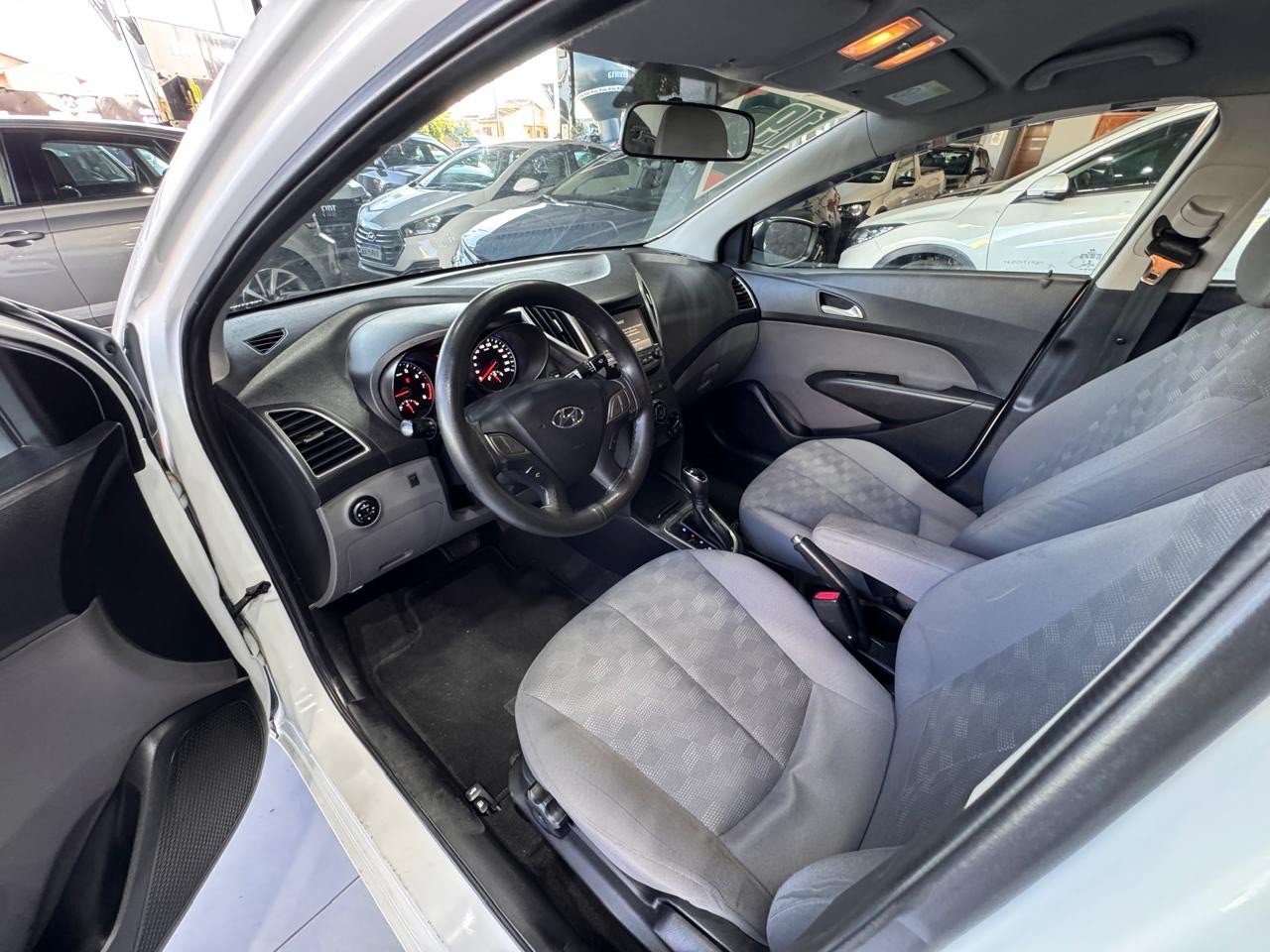 HYUNDAI HB20S