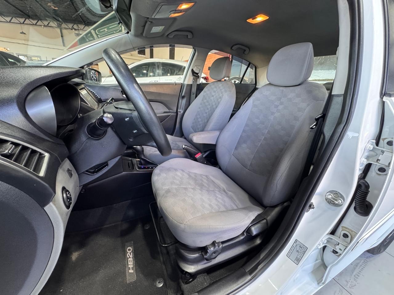 HYUNDAI HB20S