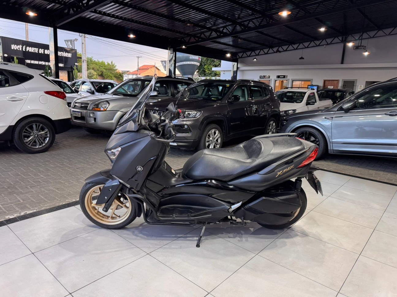 YAMAHA XMAX ABS
