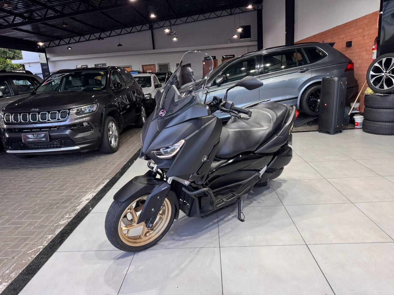YAMAHA XMAX ABS