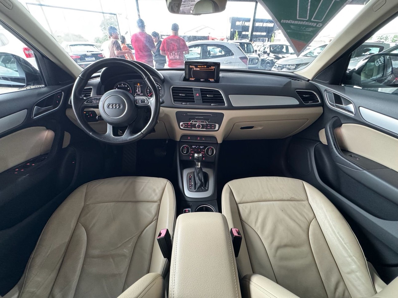 AUDI Q3