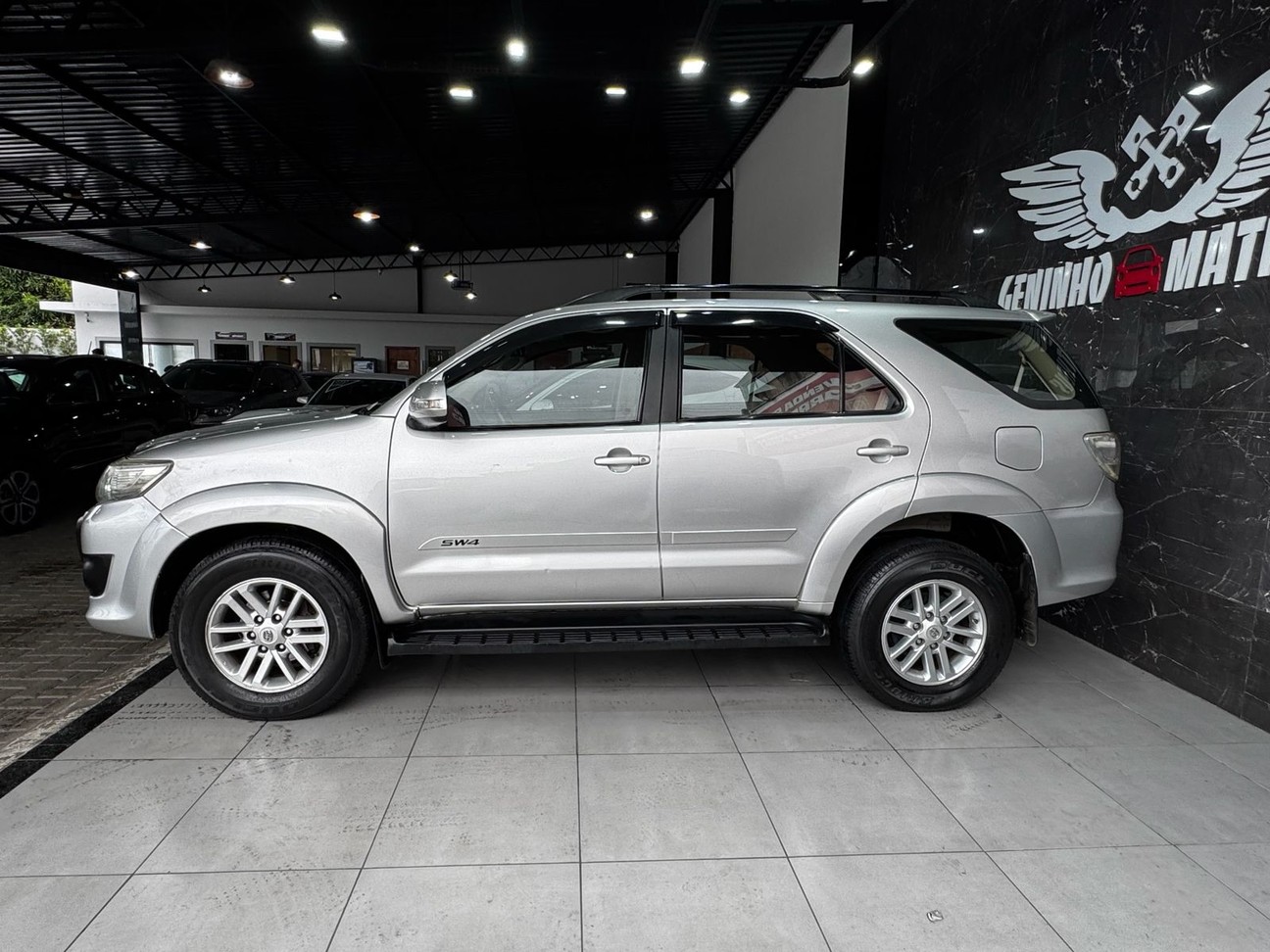 TOYOTA HILUX SW4