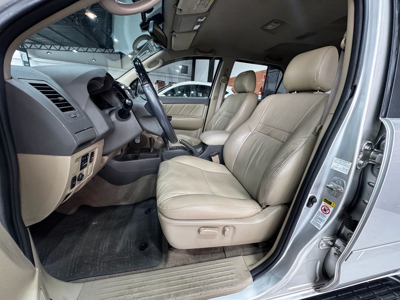 TOYOTA HILUX SW4