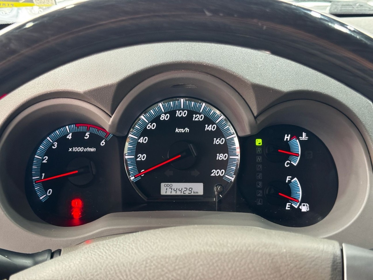 TOYOTA HILUX SW4