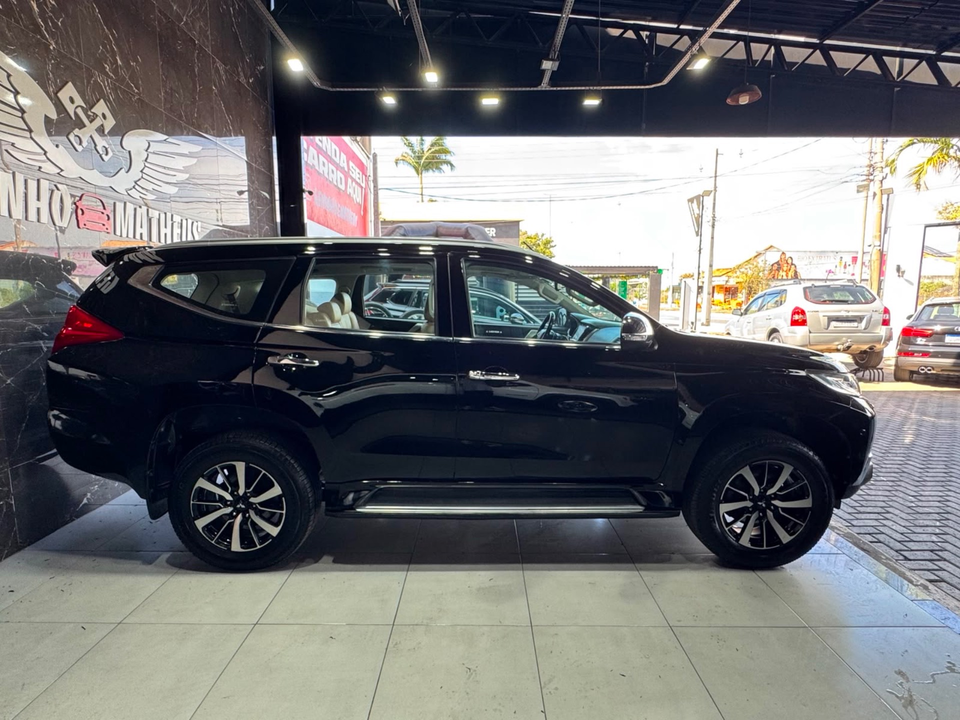 MITSUBISHI PAJERO SPORT