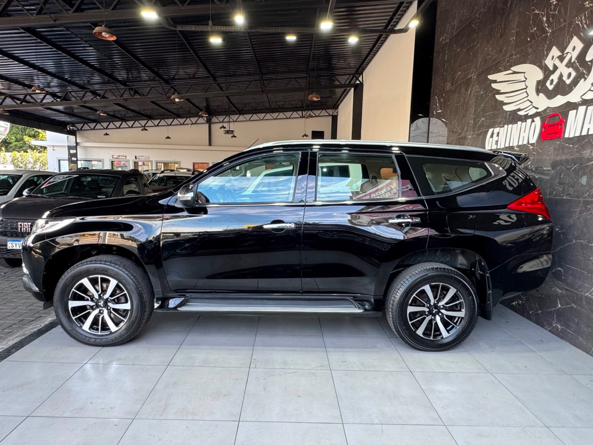 MITSUBISHI PAJERO SPORT