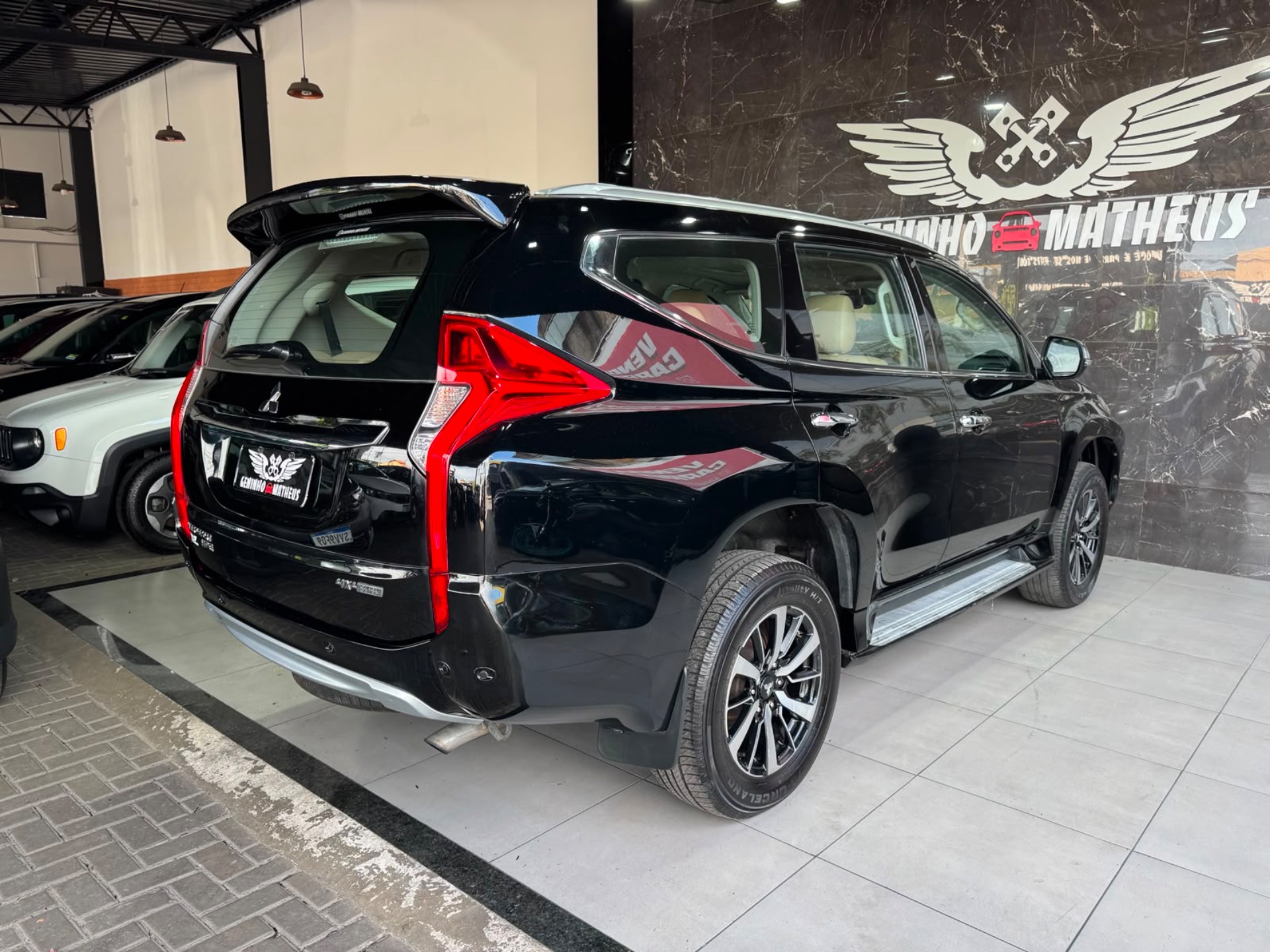 MITSUBISHI PAJERO SPORT