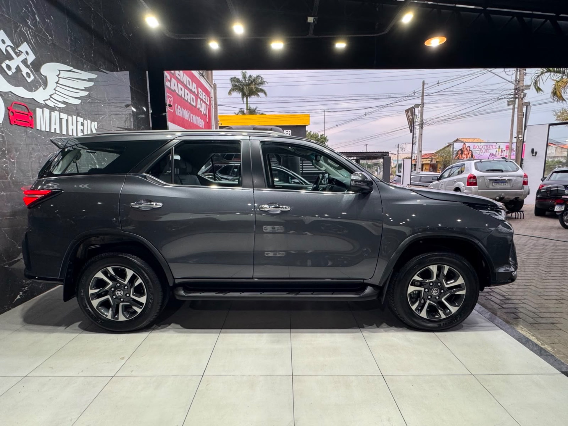 TOYOTA HILUX SW4