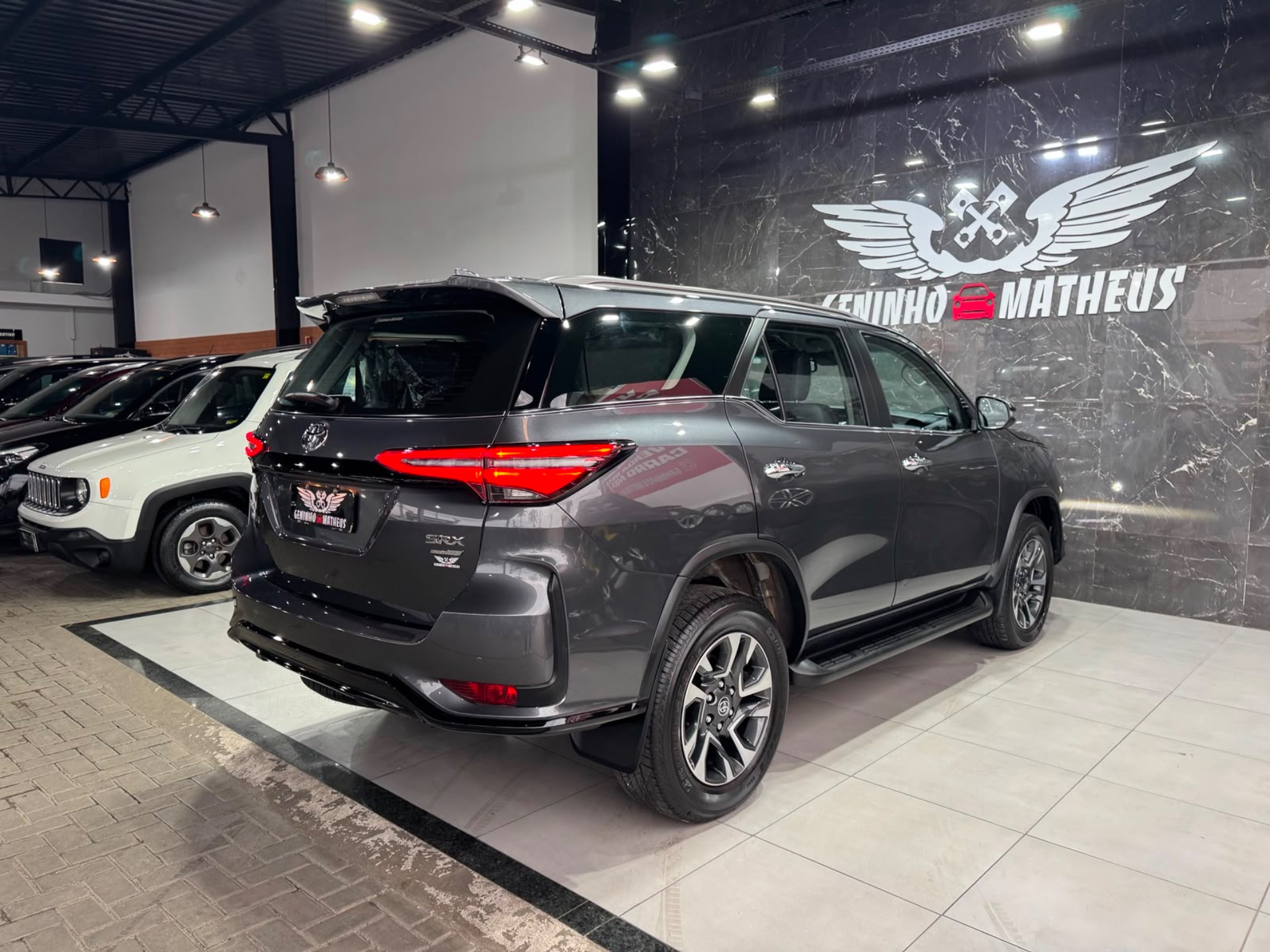 TOYOTA HILUX SW4