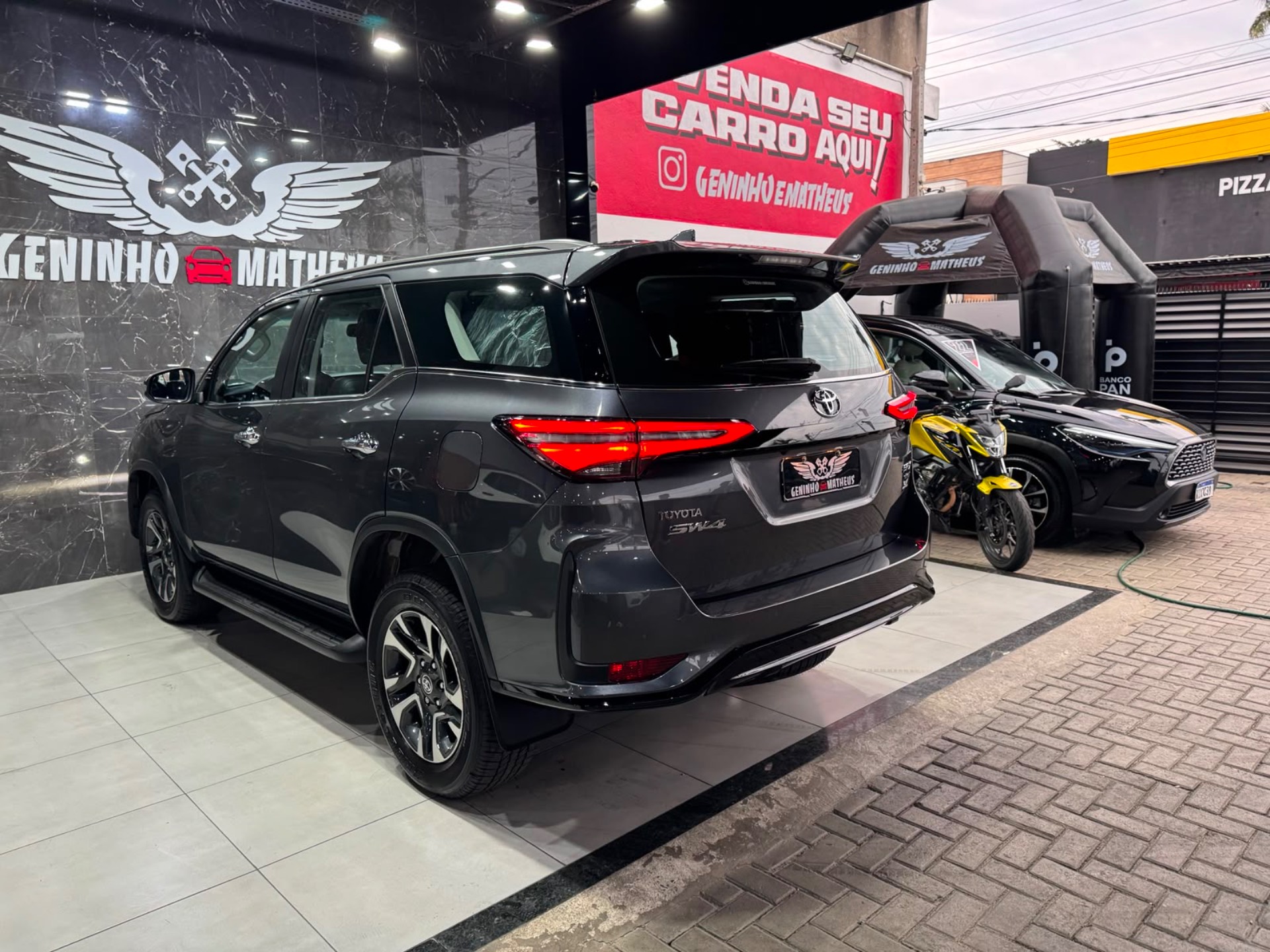 TOYOTA HILUX SW4