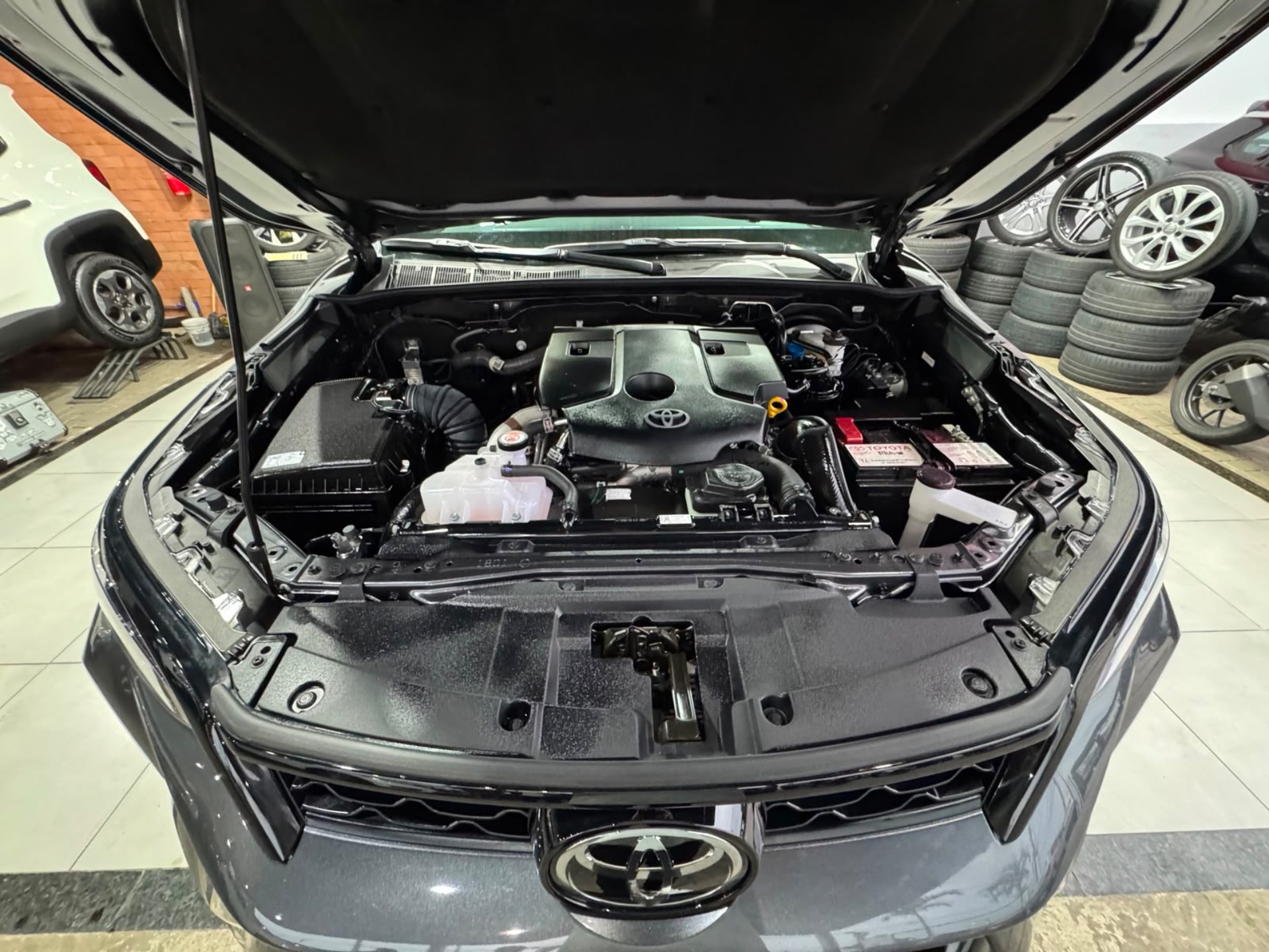 TOYOTA HILUX SW4