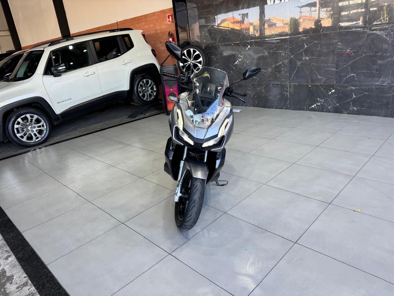 HONDA ADV 150
