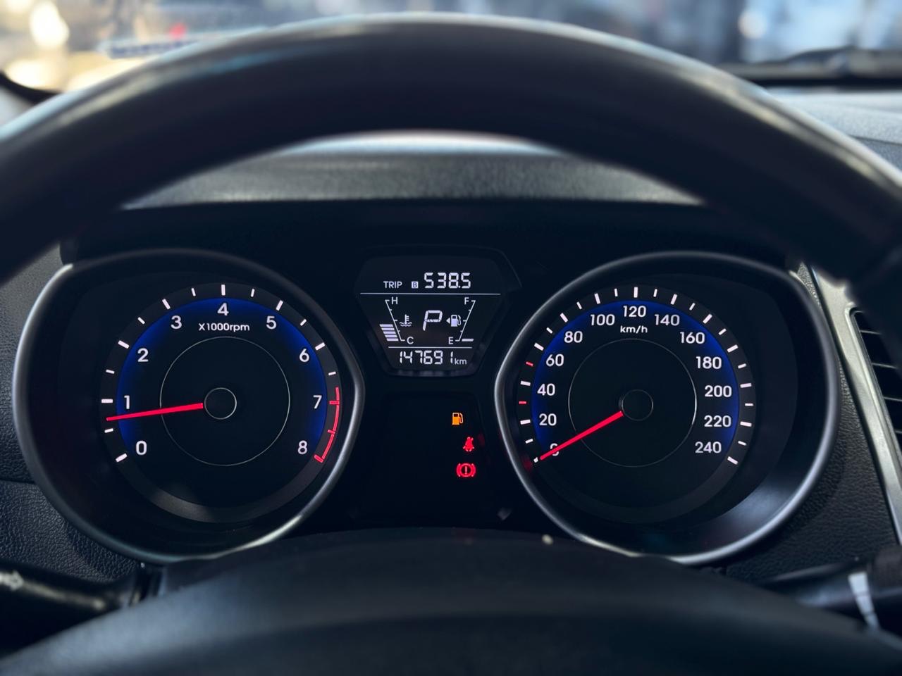 HYUNDAI ELANTRA