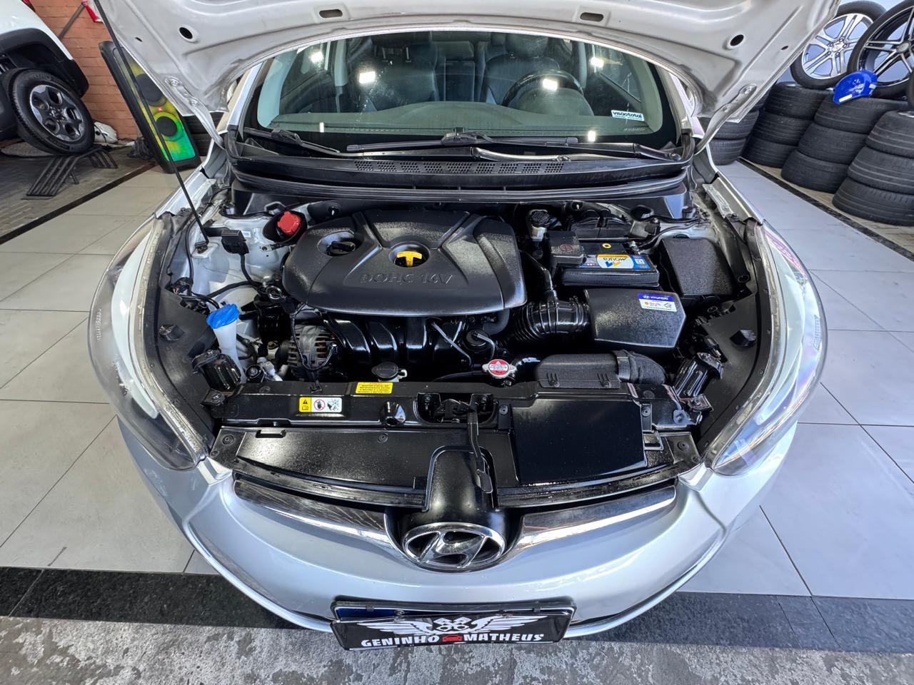 HYUNDAI ELANTRA
