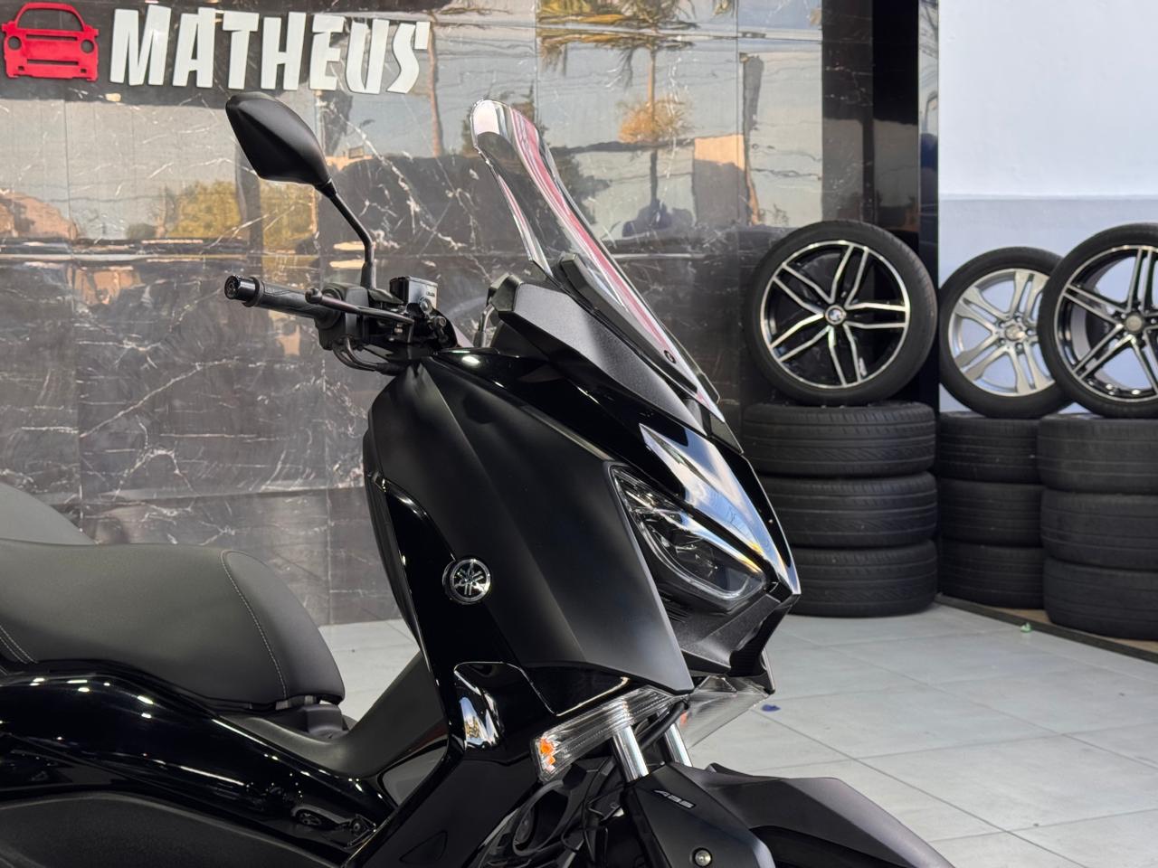 YAMAHA XMAX ABS