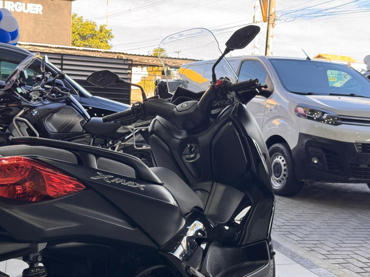 YAMAHA XMAX ABS
