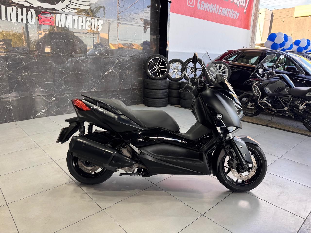 YAMAHA XMAX ABS
