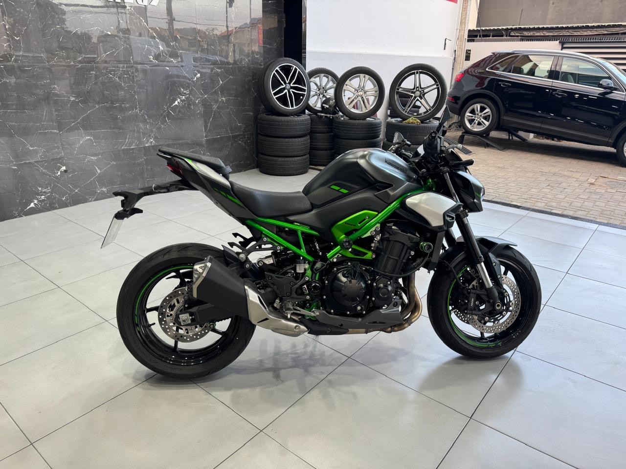 KAWASAKI Z900