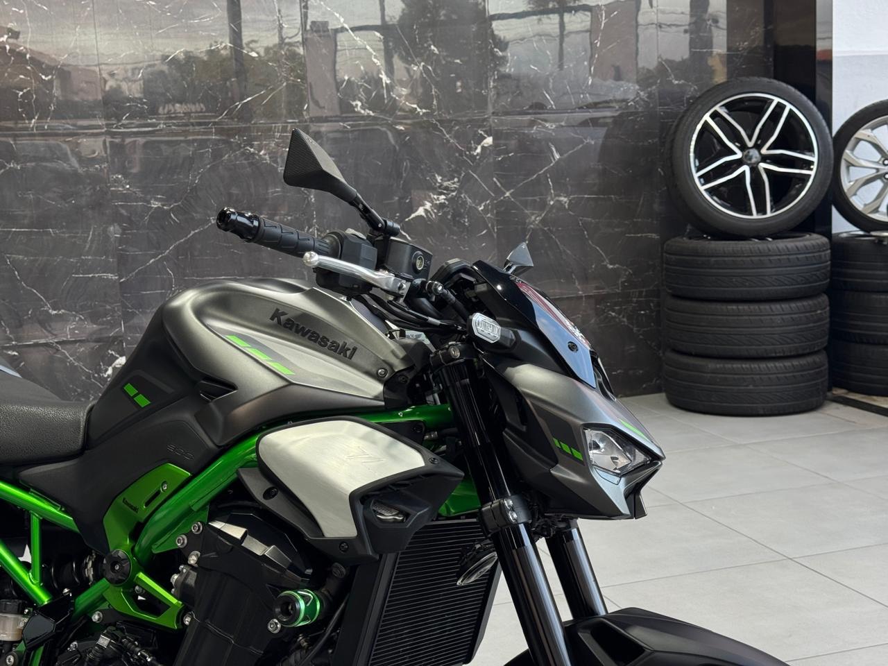KAWASAKI Z900