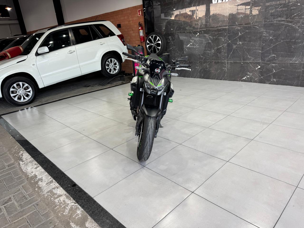 KAWASAKI Z900