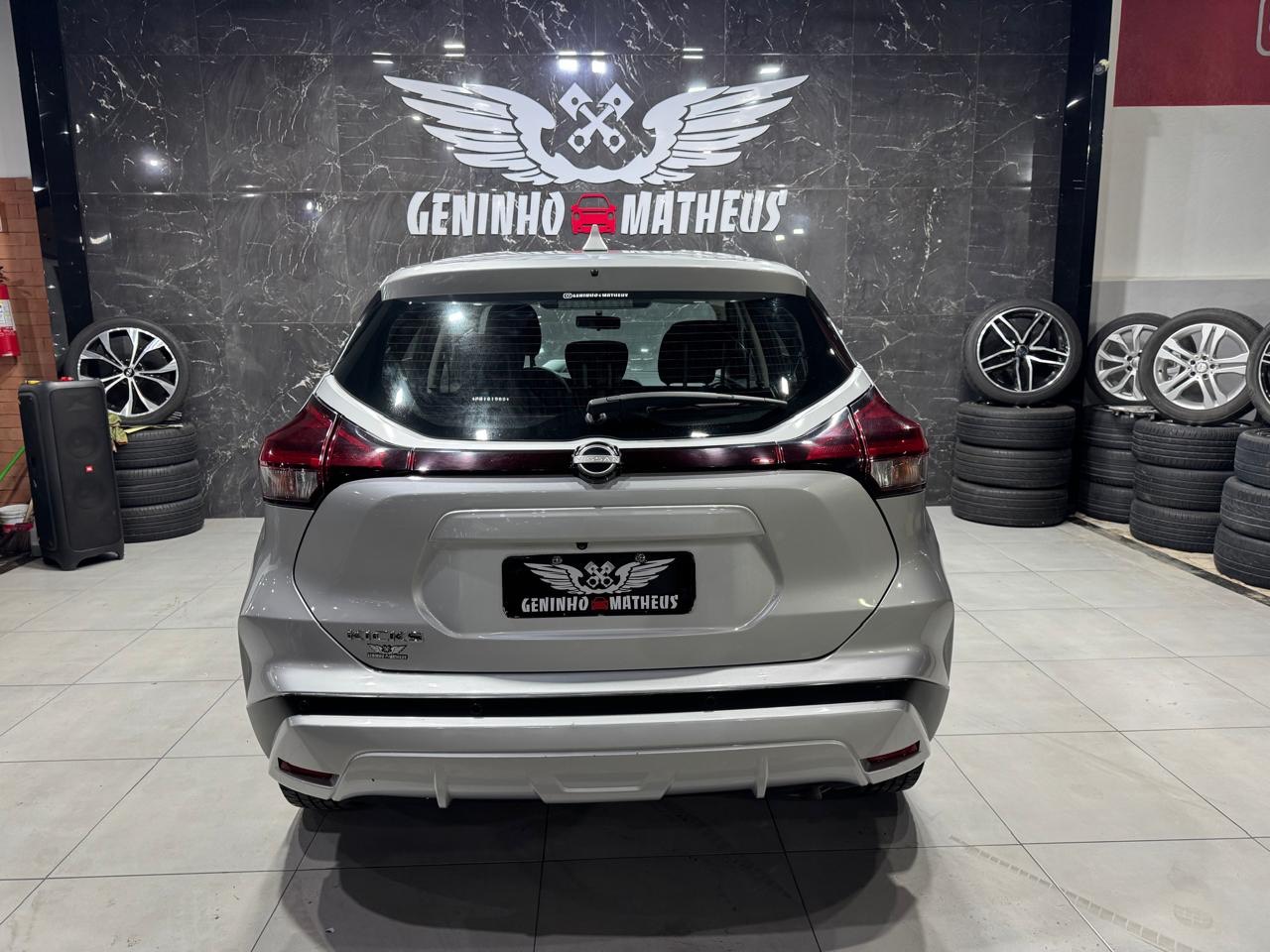 NISSAN KICKS