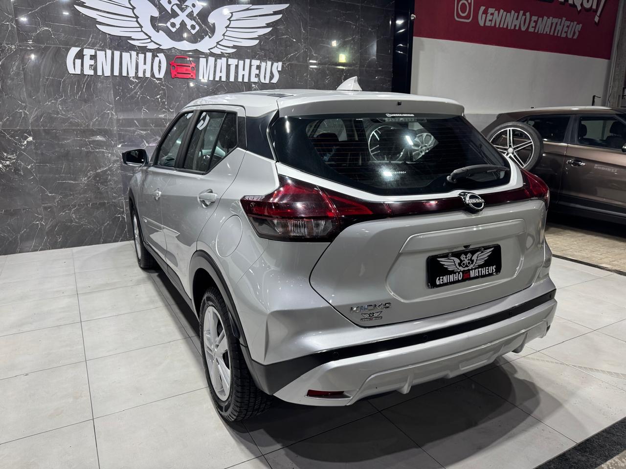 NISSAN KICKS