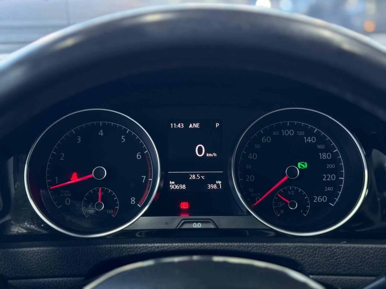 VOLKSWAGEN GOLF