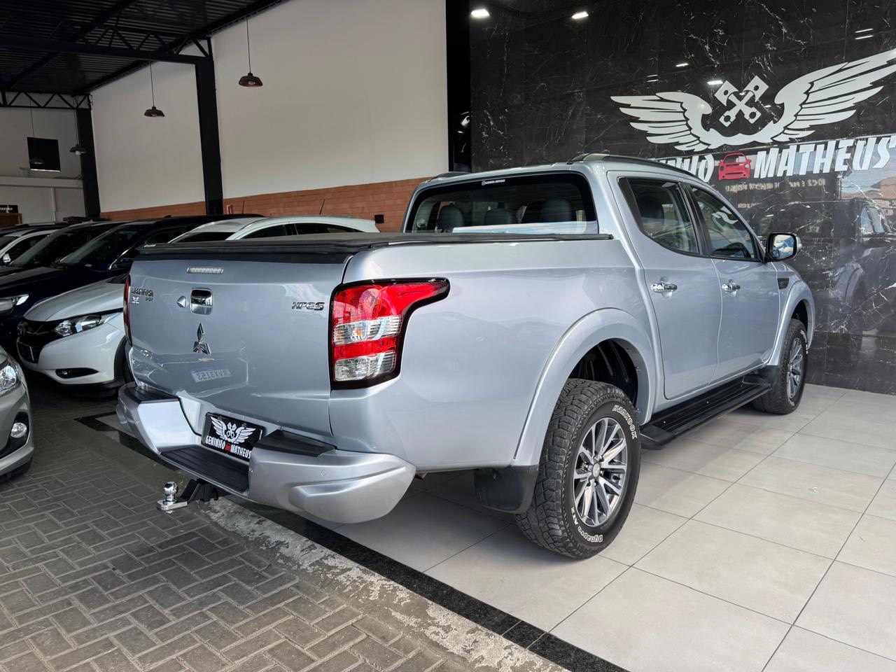MITSUBISHI L200 TRITON