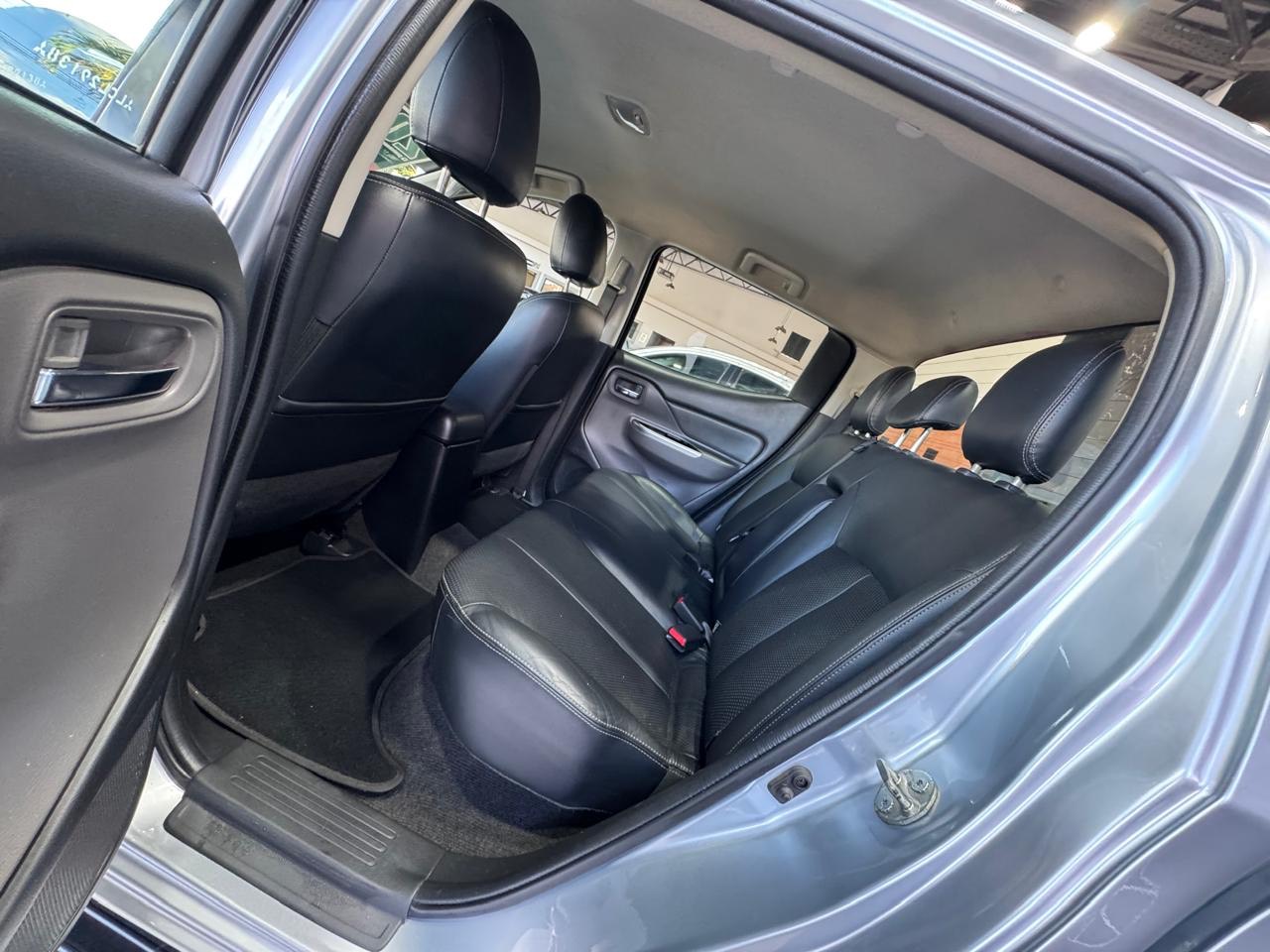 MITSUBISHI L200 TRITON