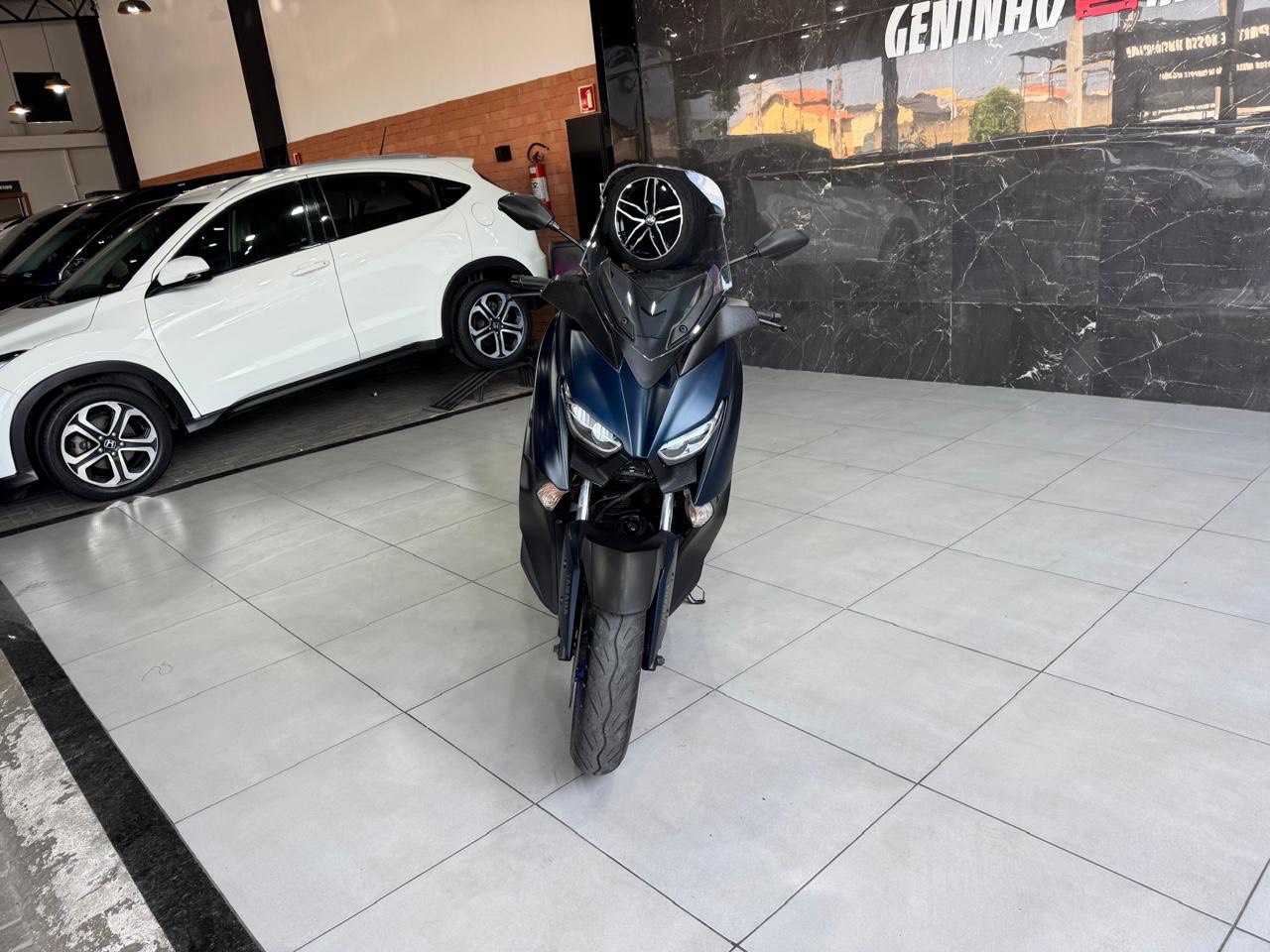 YAMAHA XMAX 250 CONNECTED ABS