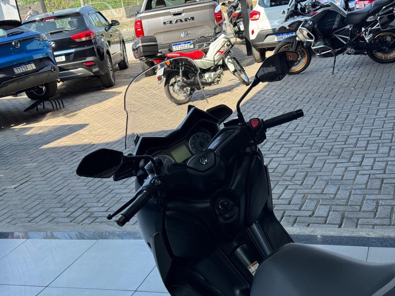YAMAHA XMAX 250 CONNECTED ABS