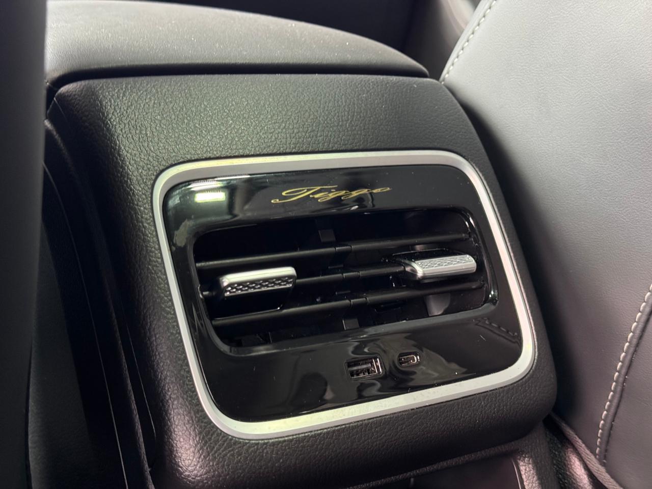 CHERY TIGGO 8
