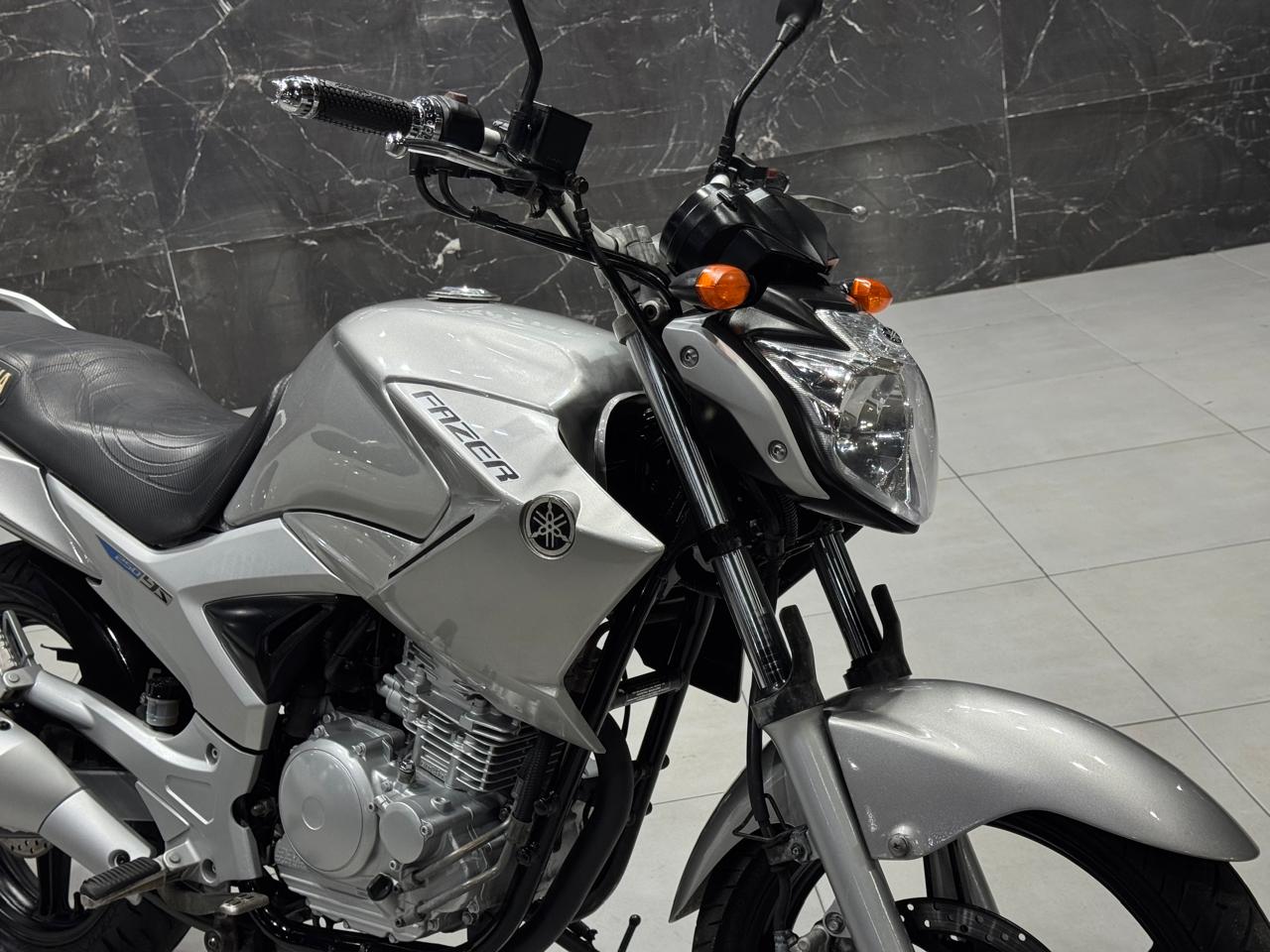 YAMAHA FAZER 250 BLUEFLEX