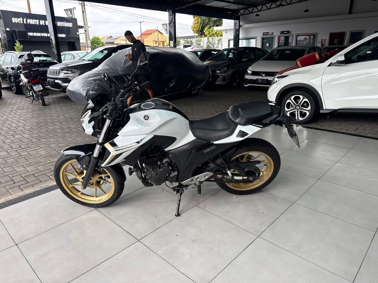 YAMAHA FZ25 FAZER ABS