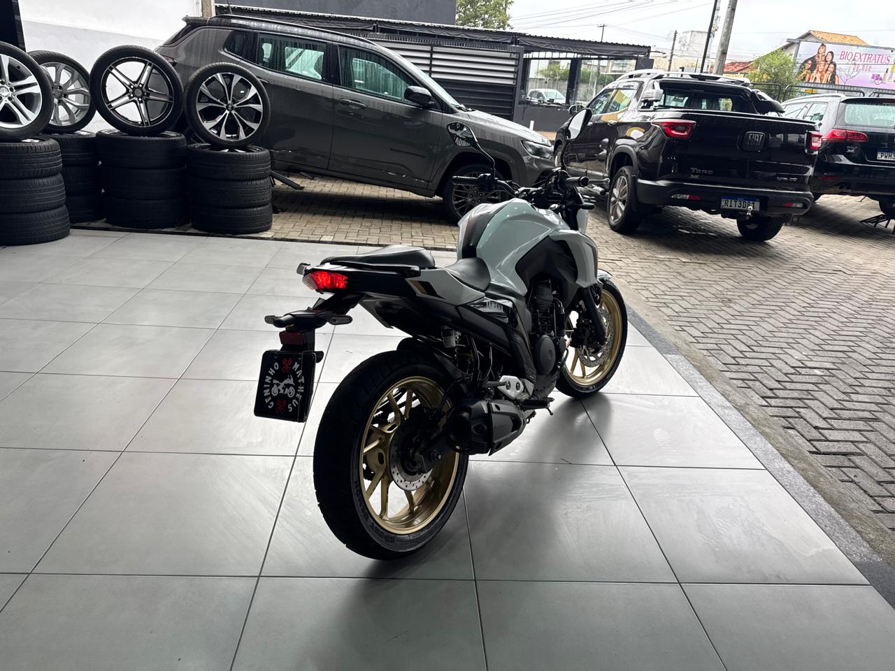 YAMAHA FZ25 FAZER ABS