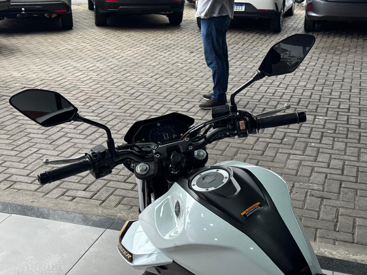 YAMAHA FZ25 FAZER ABS