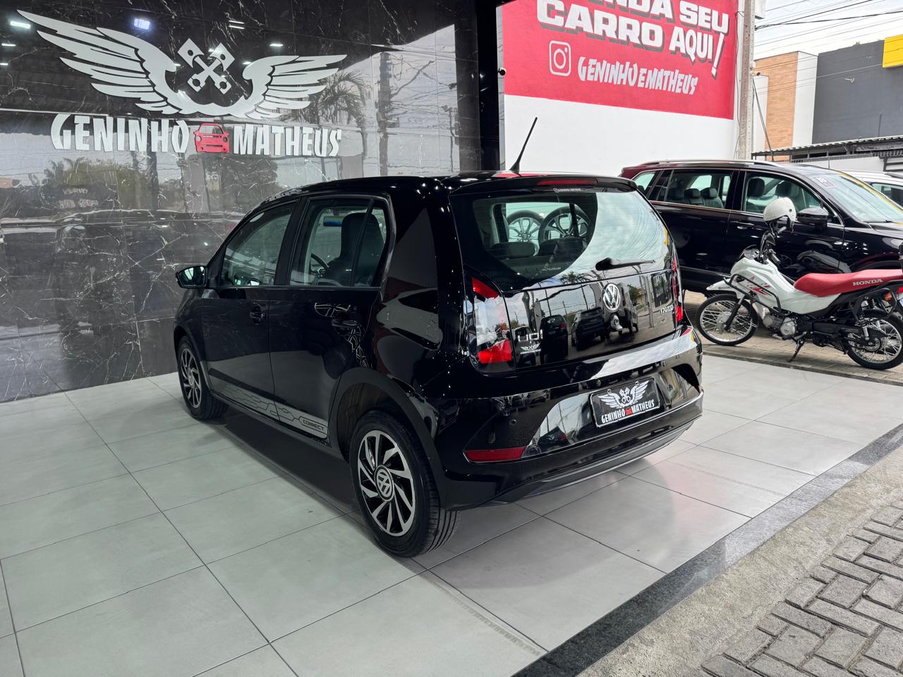 VOLKSWAGEN UP