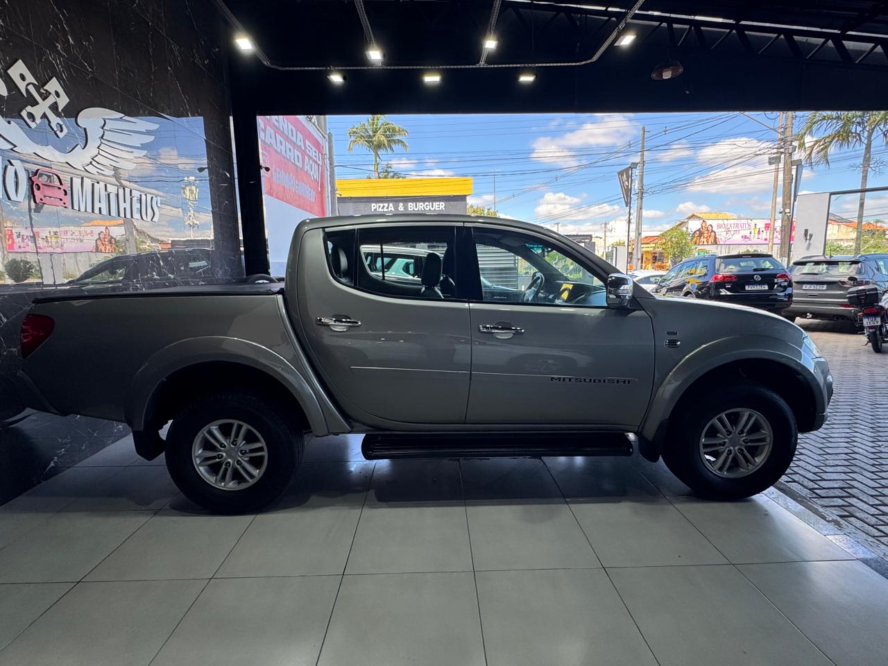 MITSUBISHI L200 TRITON