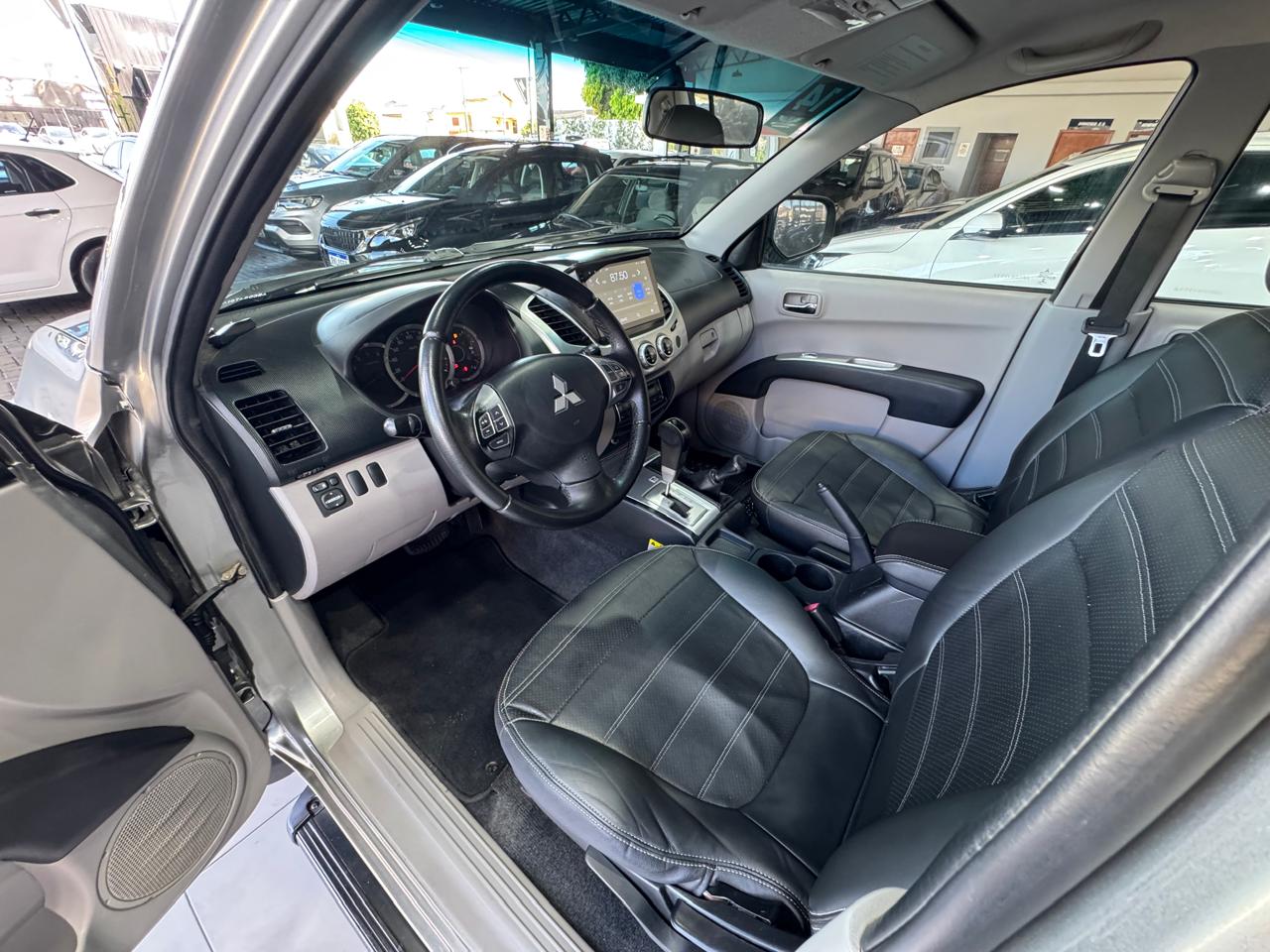 MITSUBISHI L200 TRITON