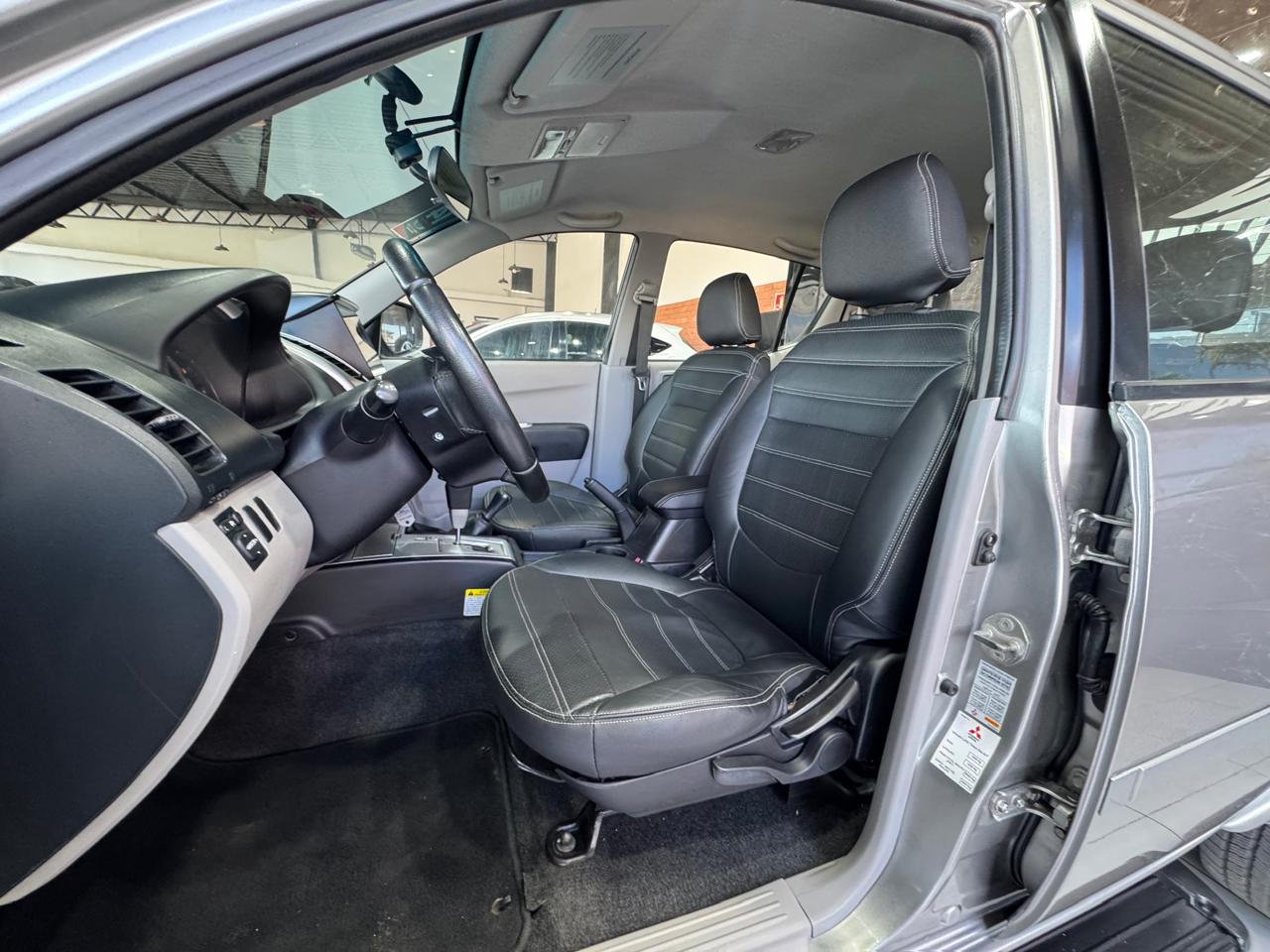 MITSUBISHI L200 TRITON