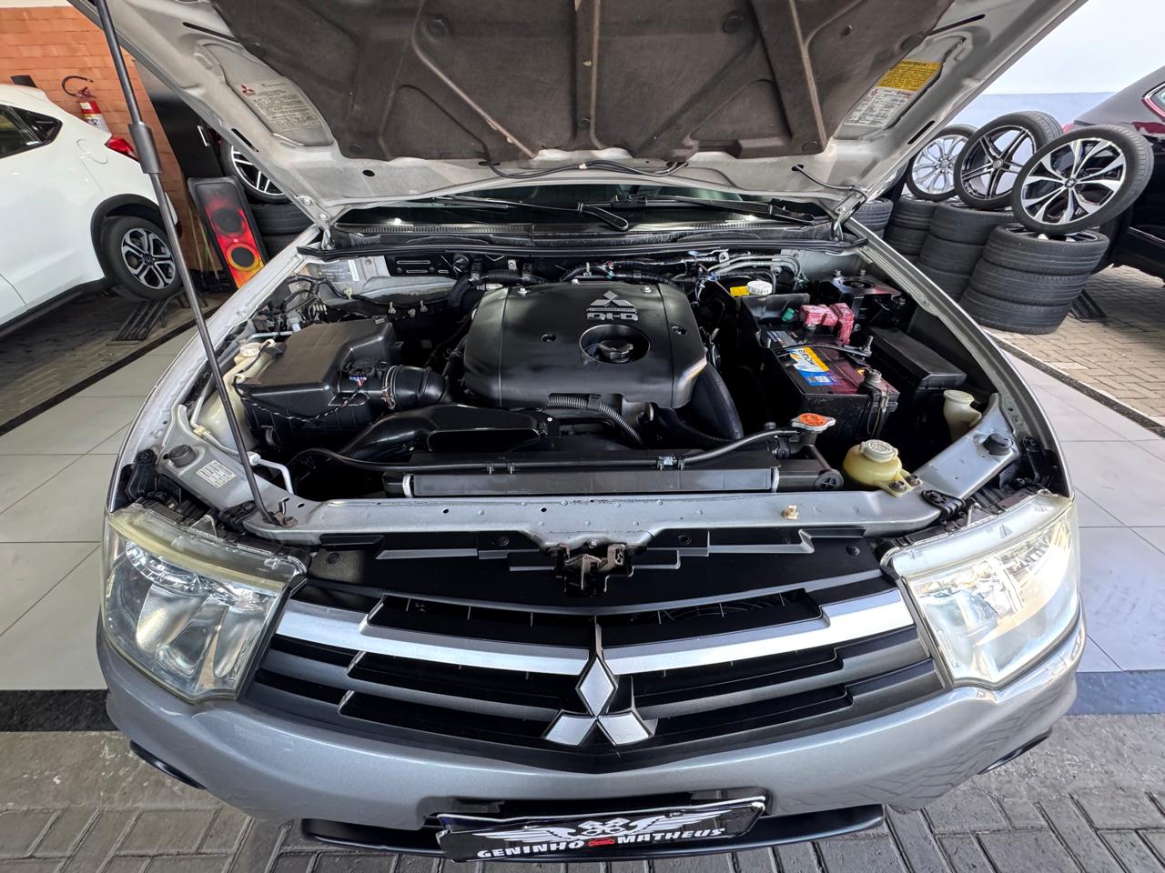 MITSUBISHI L200 TRITON