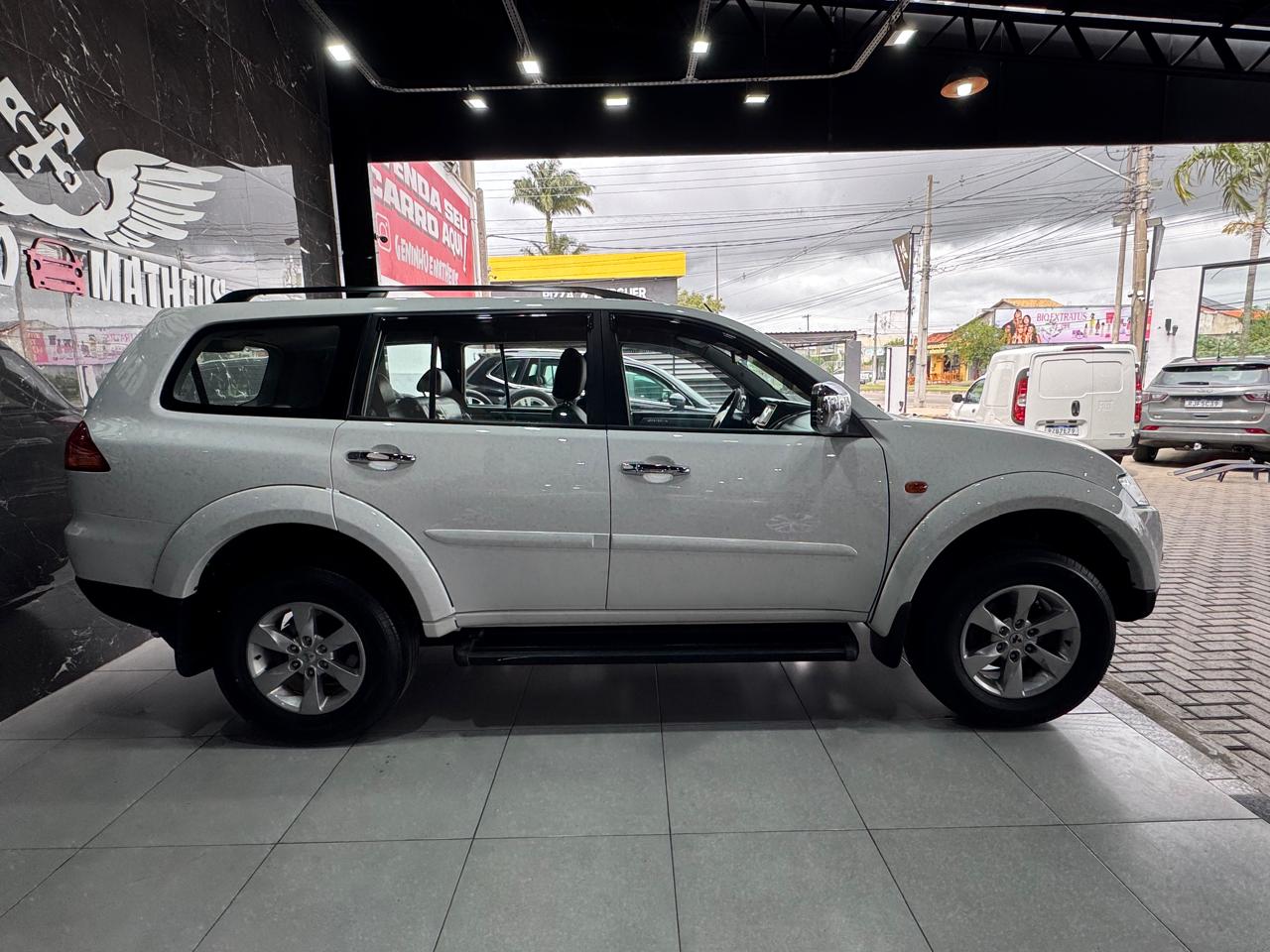 MITSUBISHI PAJERO DAKAR