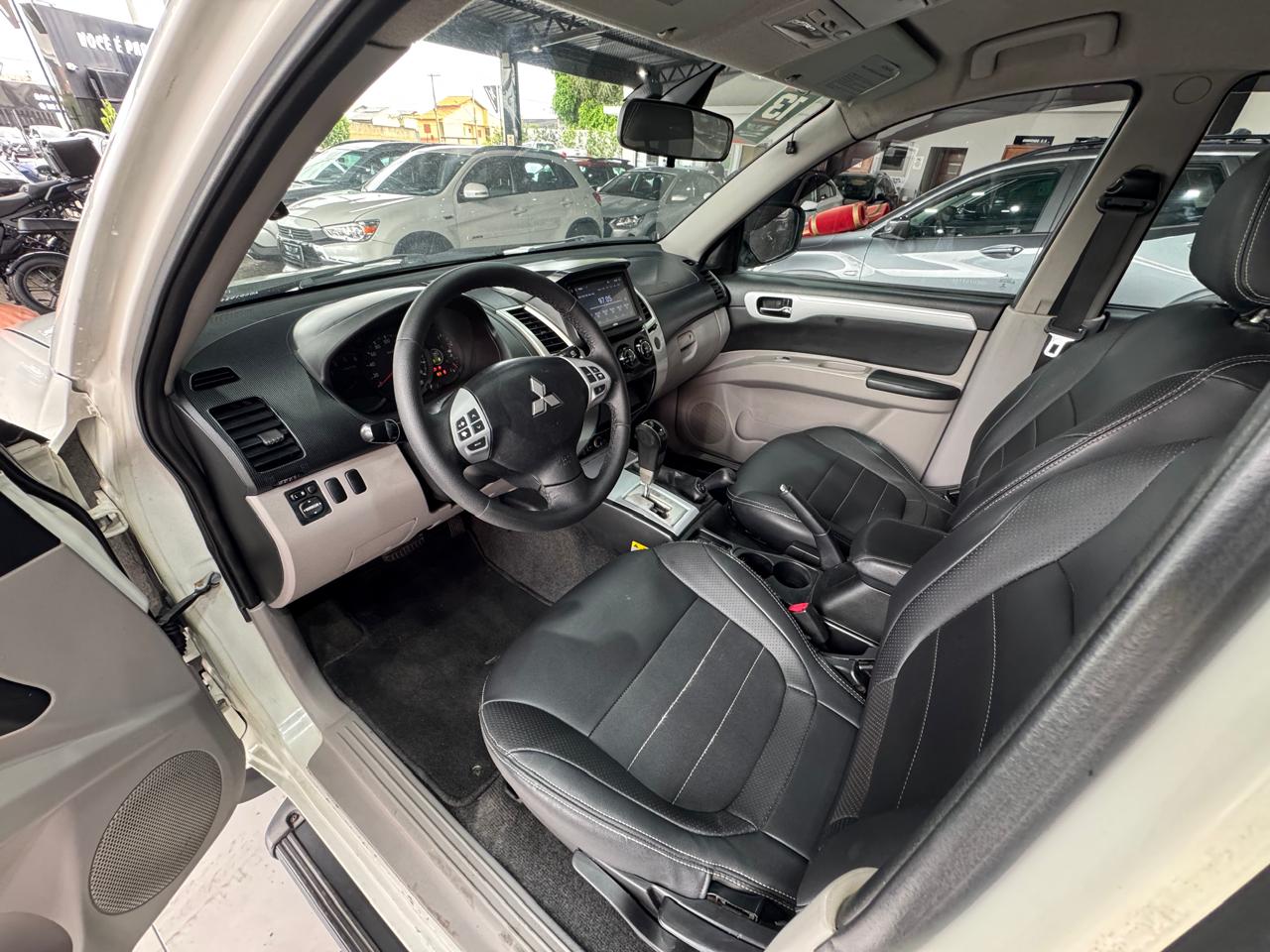 MITSUBISHI PAJERO DAKAR