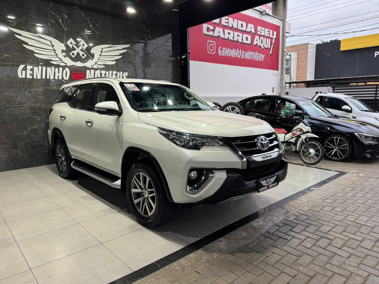 TOYOTA HILUX SW4
