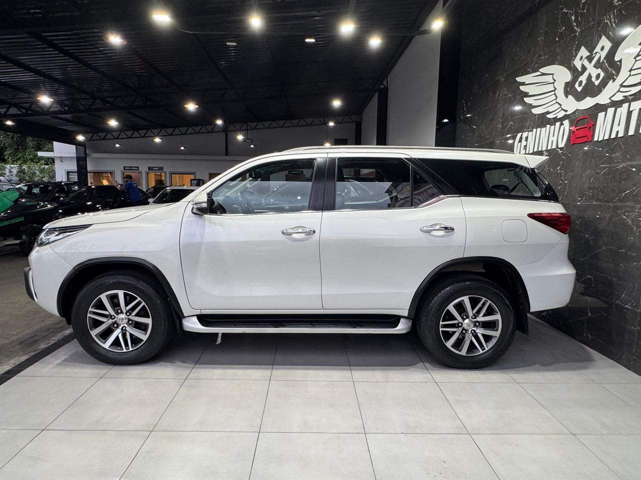 TOYOTA HILUX SW4